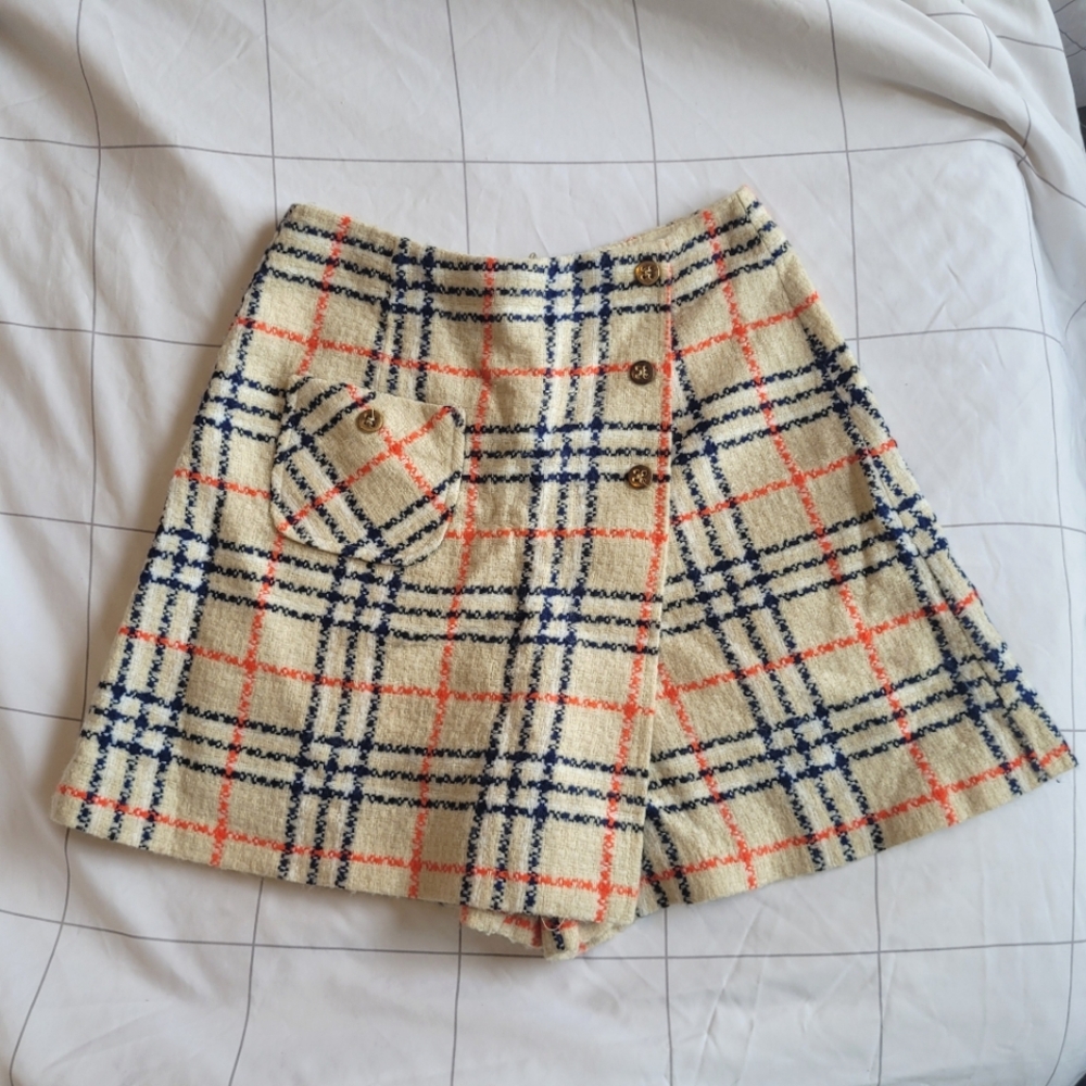 Thrifted wool tartan skorts, size XS